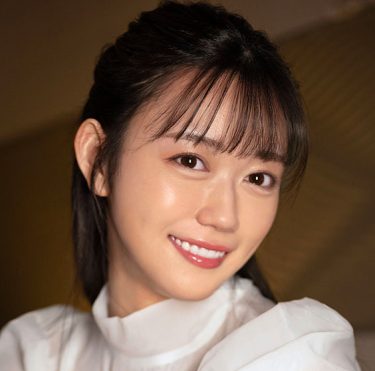 明日葉みつは – 高身長Fカップの清楚美女、S1専属の情熱的輝き